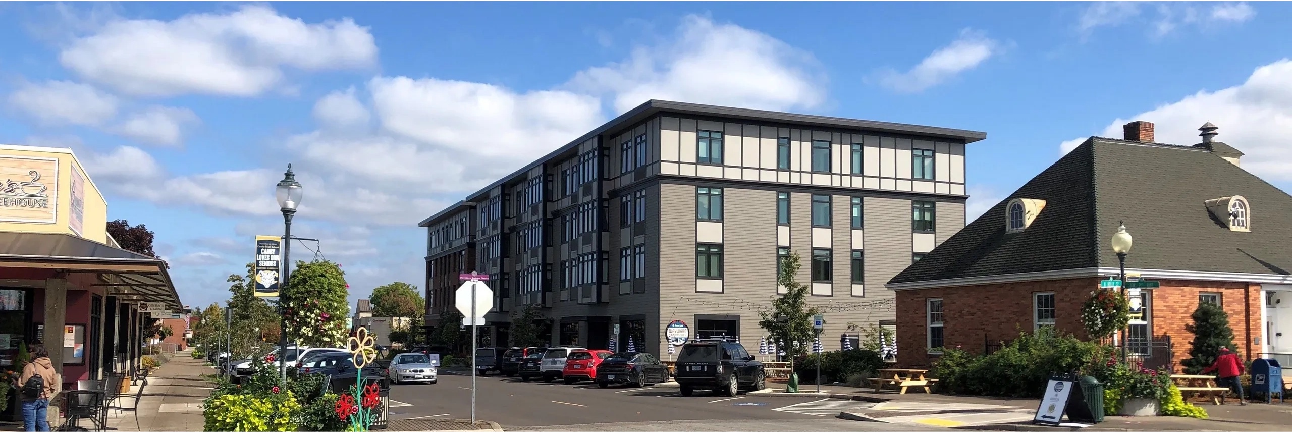 A sunny panoramic view of downtown Canby, Oregon